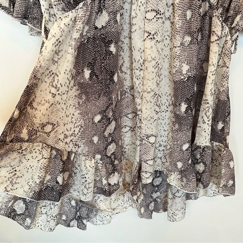 BooHoo Snakeskin Romper NWT Womens Size 14 Chiffon Ruffle Lightweight Zip Vaca - Picture 3 of 7